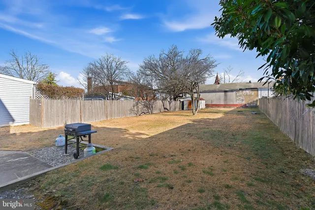 $300,000 | 225 Delaware Avenue, Riverside, NJ 08075