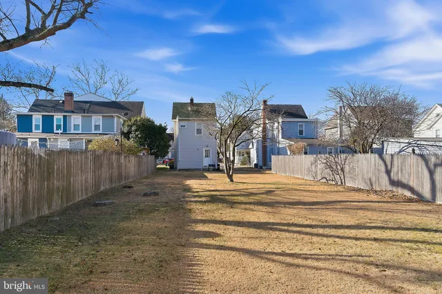 $300,000 | 225 Delaware Avenue, Riverside, NJ 08075