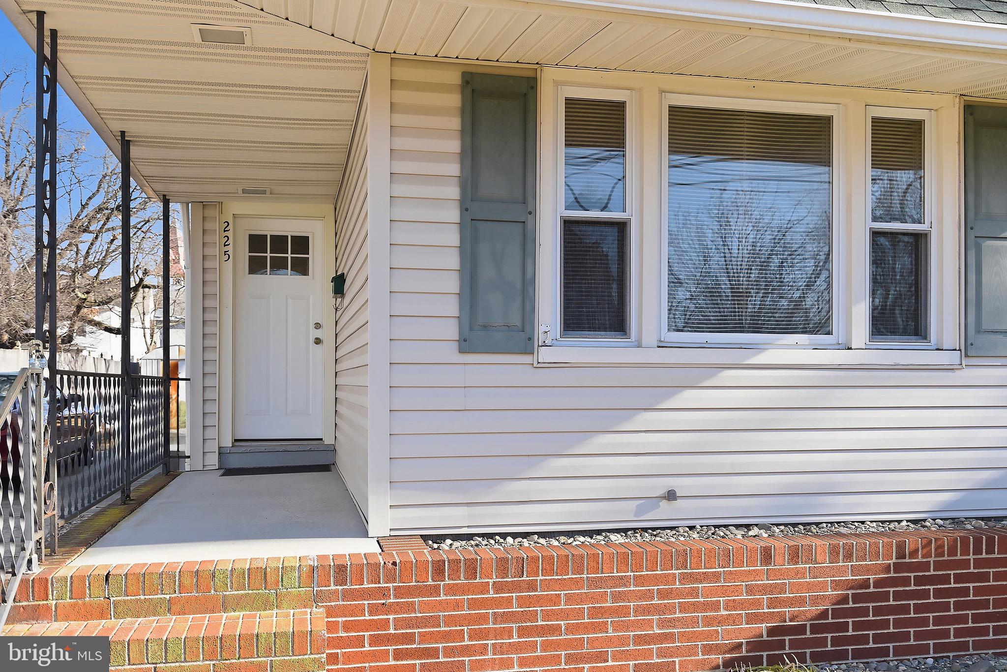 225 Delaware Avenue Riverside, NJ 08075 - Photo 3 of 22