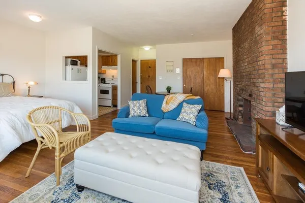 $2,800 | 220 Beacon Street, Unit 2, Boston, MA 02116