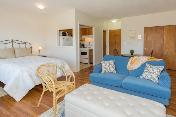 $2,800 | 220 Beacon Street, Unit 2, Boston, MA 02116