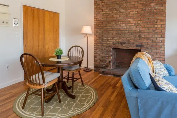$2,800 | 220 Beacon Street, Unit 2, Boston, MA 02116
