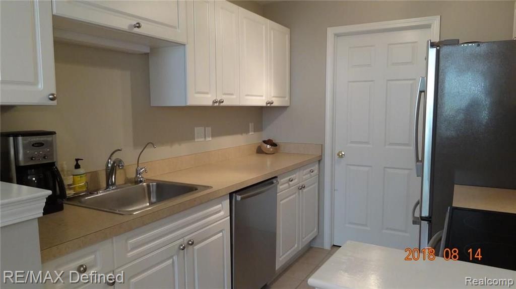 3576 Tremonte Circle Rochester, MI 48306 - Photo 2 of 19