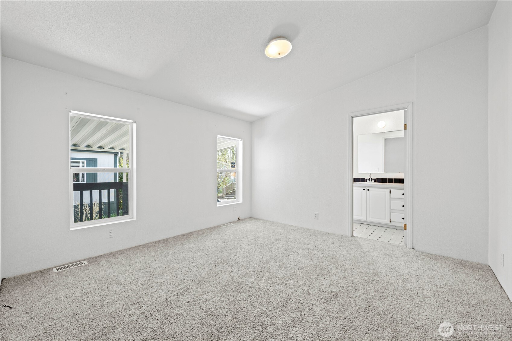 11100 4th Avenue West, Unit 22 Everett, WA 98204 - Photo 19 of 29
