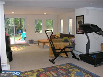 1016 Irvin Road Huntingdon Valley, PA 19006 - Photo 3 of 9