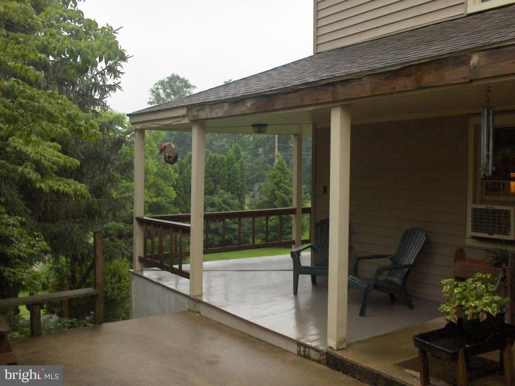 1132 Shumaker Road Manheim, PA 17545 - Photo 3 of 20