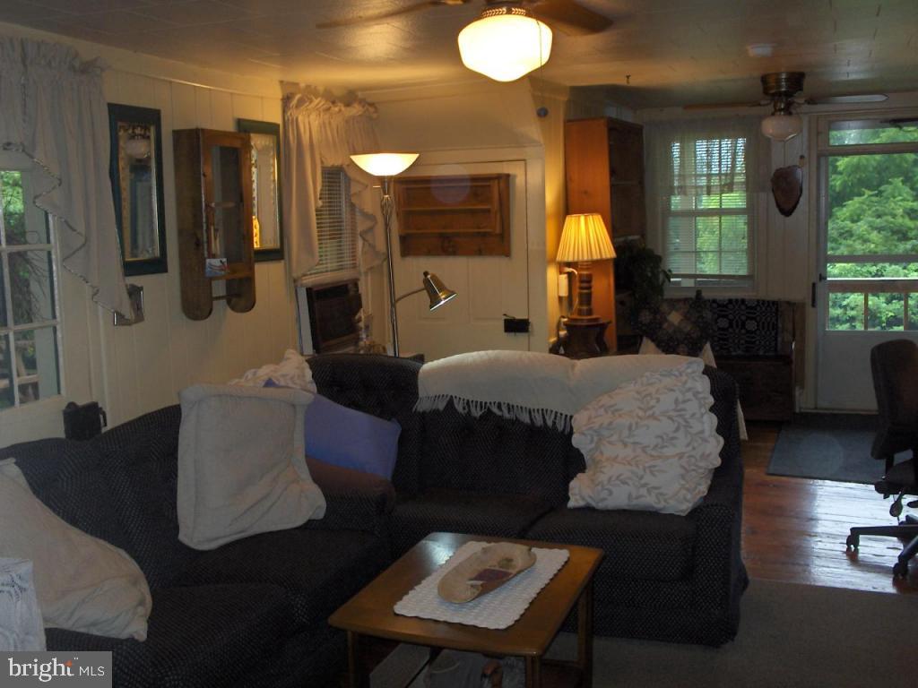1132 Shumaker Road Manheim, PA 17545 - Photo 8 of 20