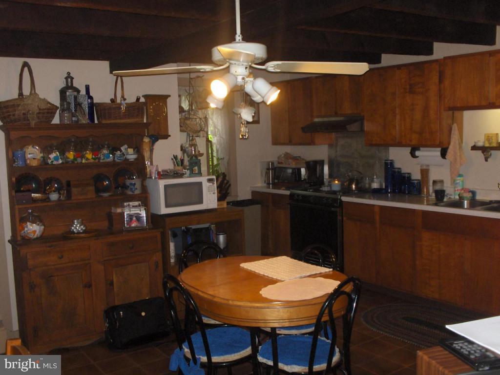 1132 Shumaker Road Manheim, PA 17545 - Photo 9 of 20