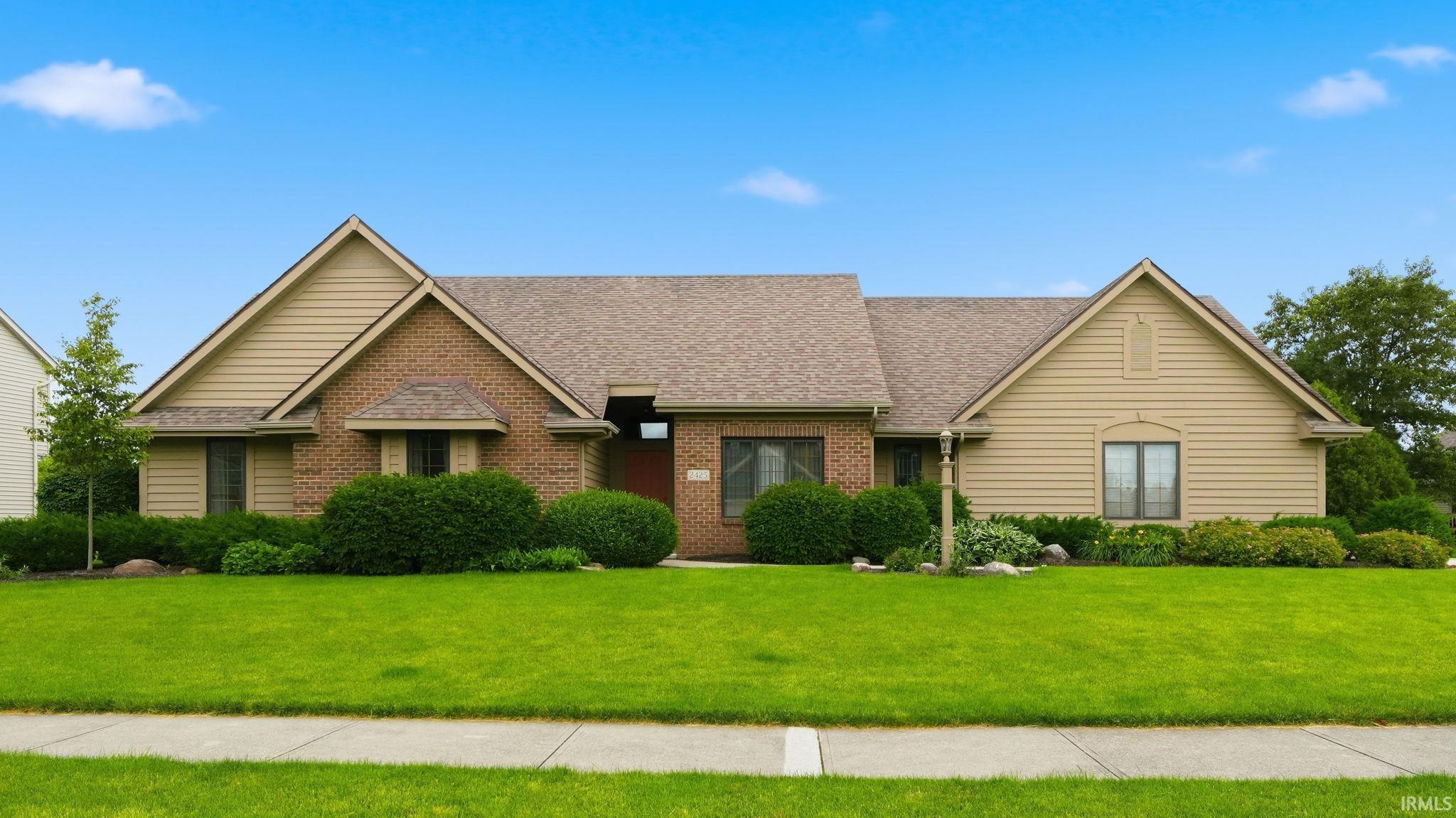 2425 Shore Oaks Pass Fort Wayne, IN 46814 - Photo 2 of 47