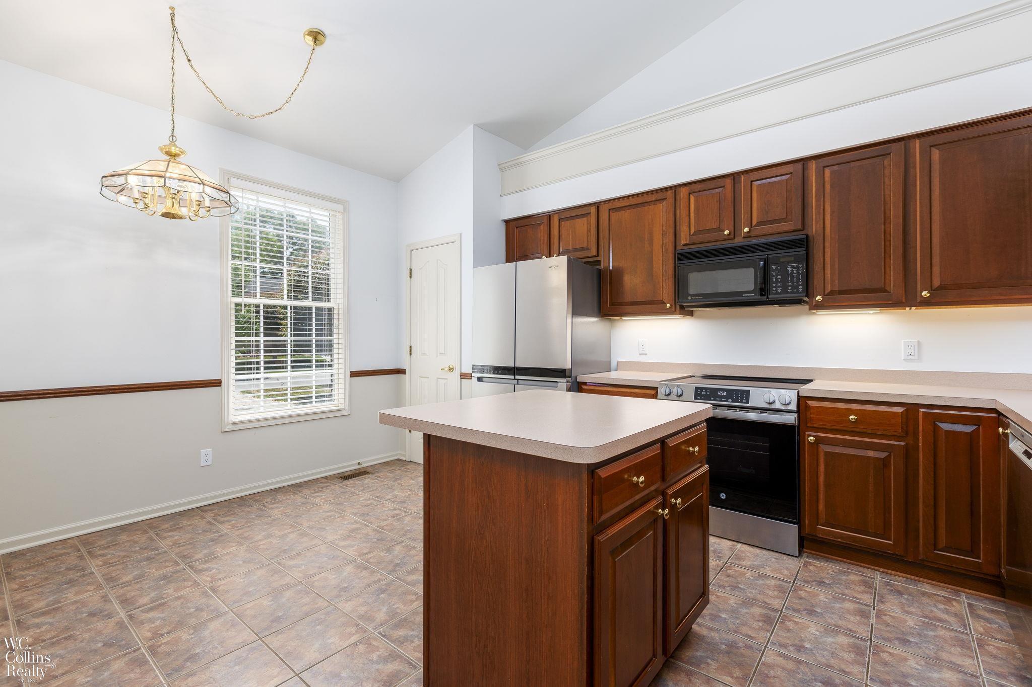 1195 Rock Valley Drive Rochester, MI 48307 - Photo 6 of 42
