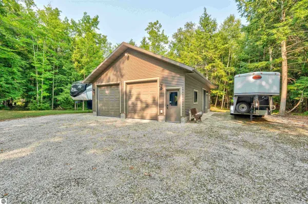 $80,000 | 441 North County Road 441, Manistique, MI 49854