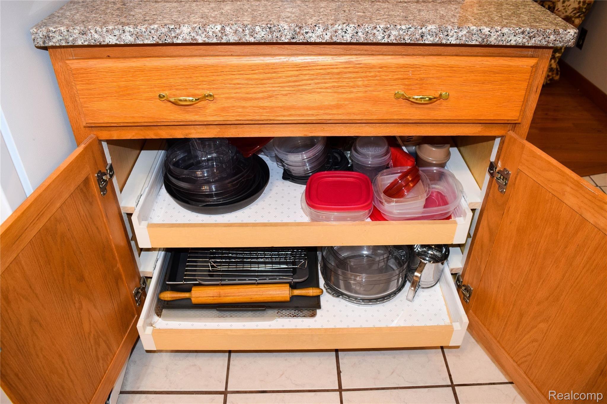 15899 Allen Road Southgate, MI 48195 - Photo 21 of 50 DSC_0098 (4).jpg