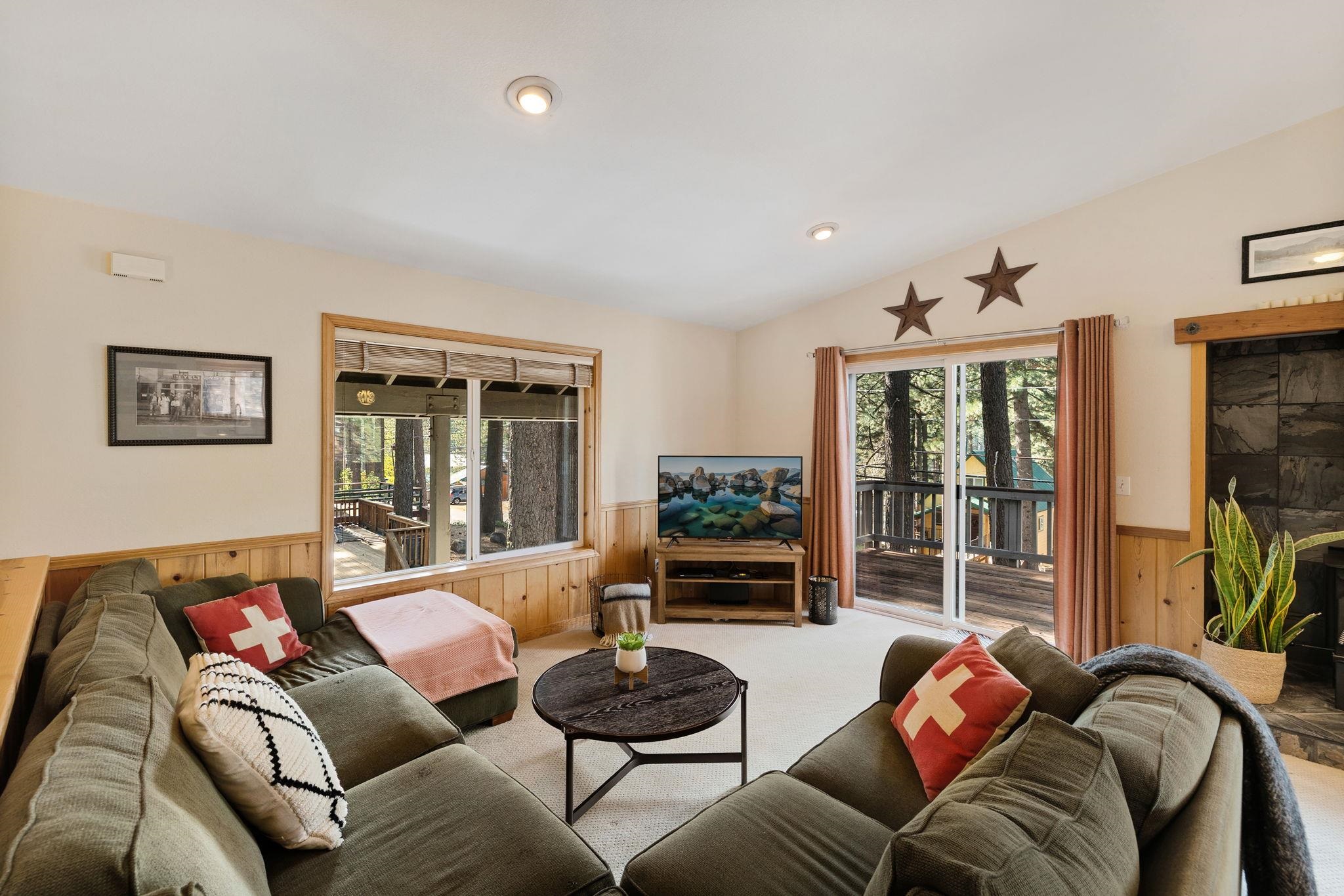 13474 Moraine Road Truckee, CA 96161 - Photo 3 of 24