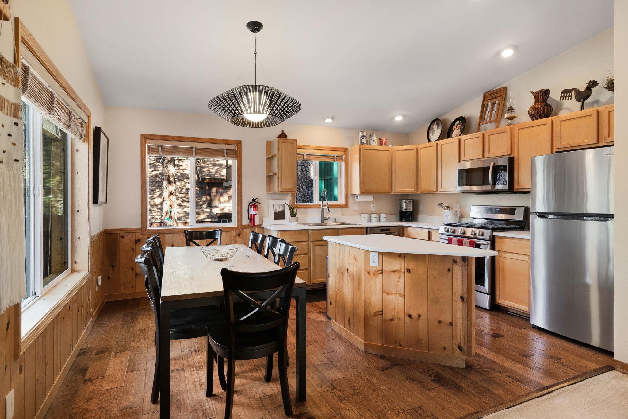 13474 Moraine Road Truckee, CA 96161 - Photo 4 of 24