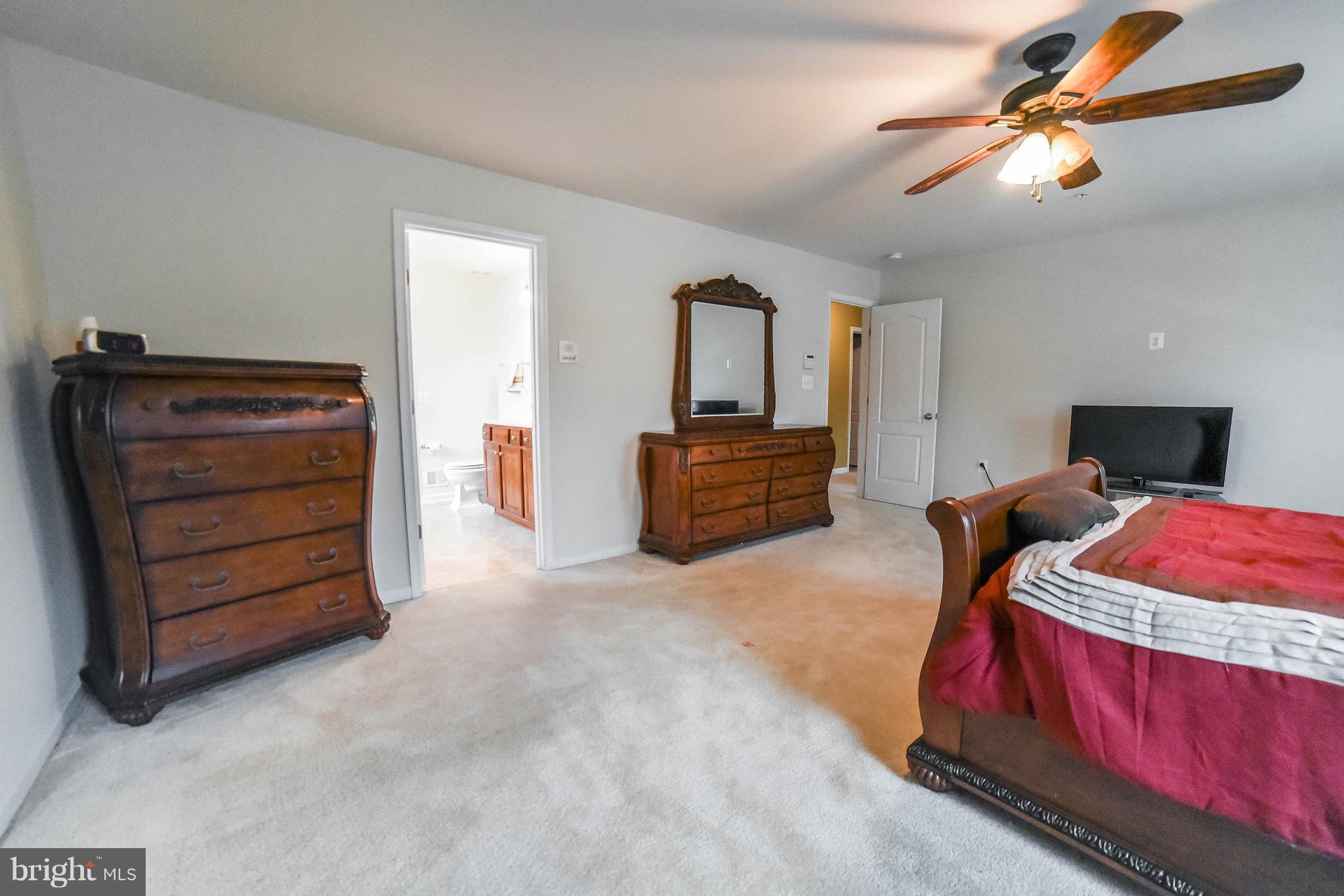 15319 Pulaski Road Brandywine, MD 20613 - Photo 11 of 30 ...and walk in closet.