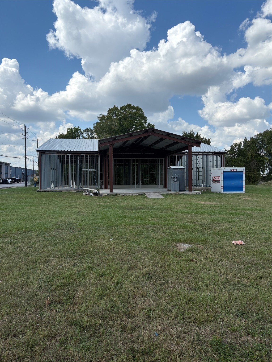 5910 Cullen Boulevard Houston, TX 77021 - Photo 3 of 6 a view of a house with a yard and sitting area