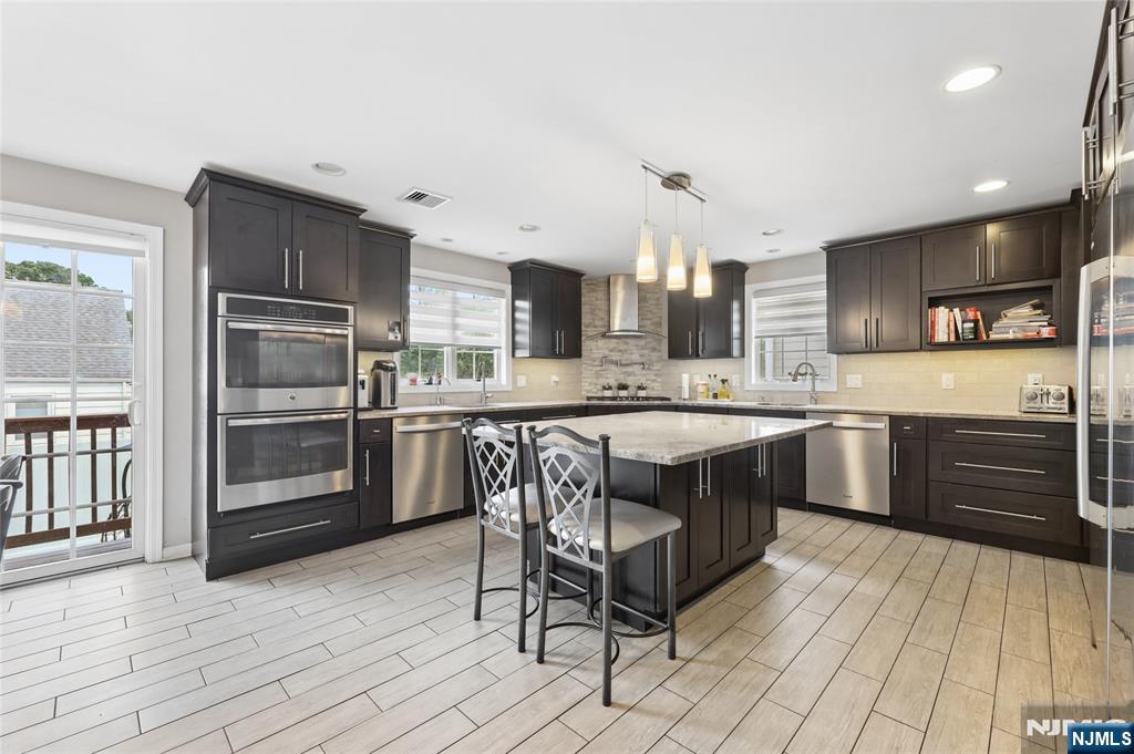 135 Rector Court Bergenfield, NJ 07621 - Photo 20 of 34
