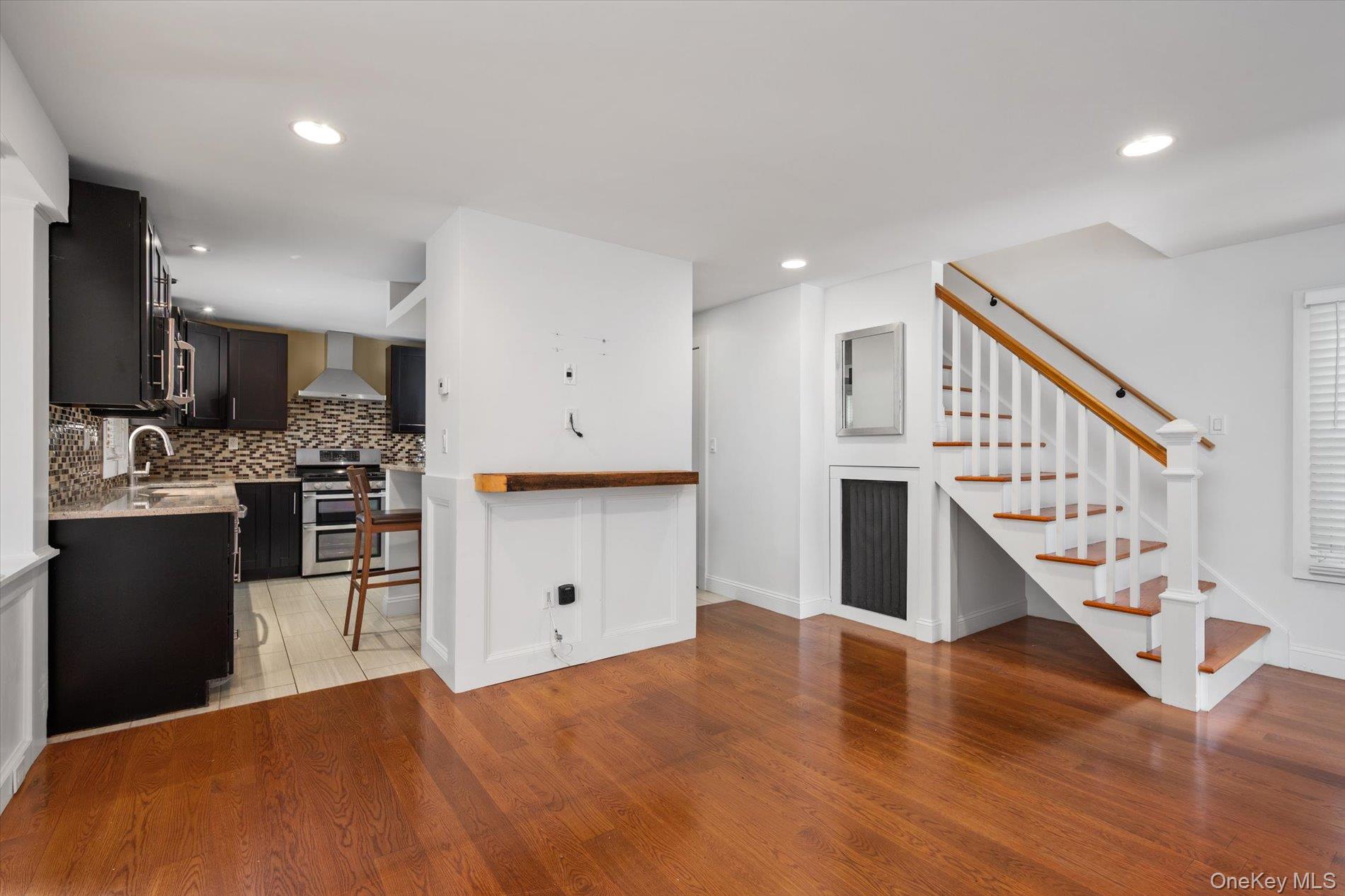 234 Foxhurst Road Oceanside, NY 11572 - Photo 4 of 29 Gallery Image 4