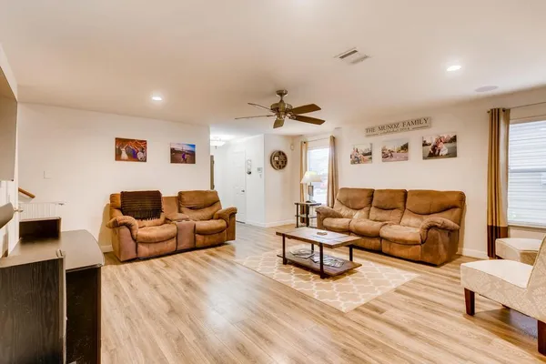 $2,250 | 11221 Autumn Ash Drive, Manchaca, TX 78652