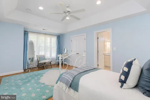$2,100,000 | 5601 Vernon Place, Bethesda, MD 20817