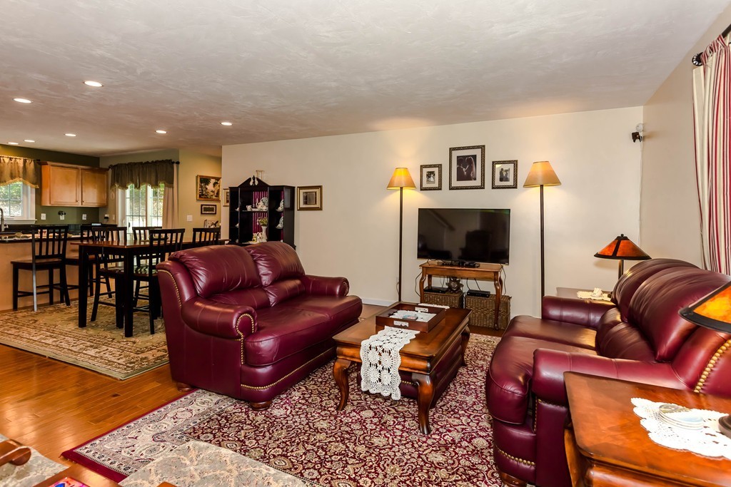 32 Harvard Road, Unit 32 Littleton, MA 01460 - Photo 4 of 17