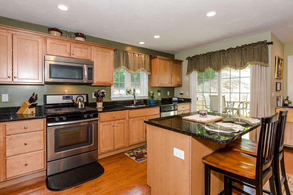 32 Harvard Road, Unit 32 Littleton, MA 01460 - Photo 5 of 17