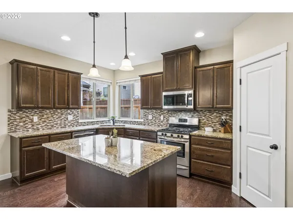 $650,000 | 13925 Southeast Mountain View Lane, Clackamas, OR 97015