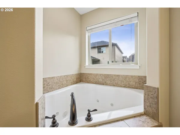 $650,000 | 13925 Southeast Mountain View Lane, Clackamas, OR 97015
