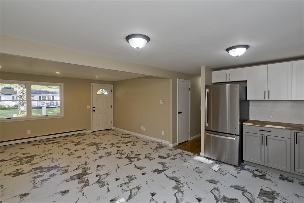 276 Spikenard Circle Springfield, MA 01129 - Photo 9 of 39