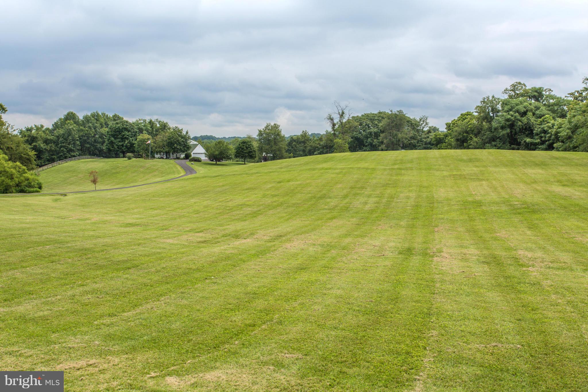 17610 Conoy Road Barnesville, MD 20838 - Photo 4 of 30 a view of a city