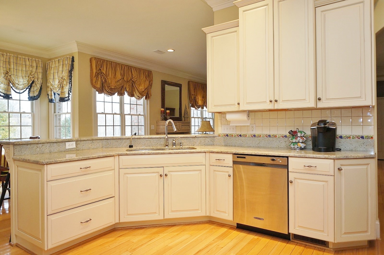 3125 Hidden Oak Road Southwest Roanoke, VA 24018 - Photo 11 of 69 Kitchen 2