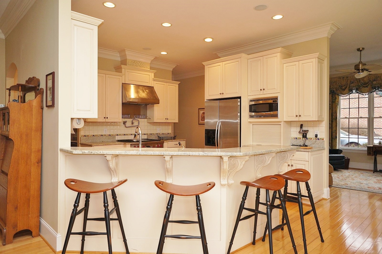3125 Hidden Oak Road Southwest Roanoke, VA 24018 - Photo 15 of 69 Kitchen Bar