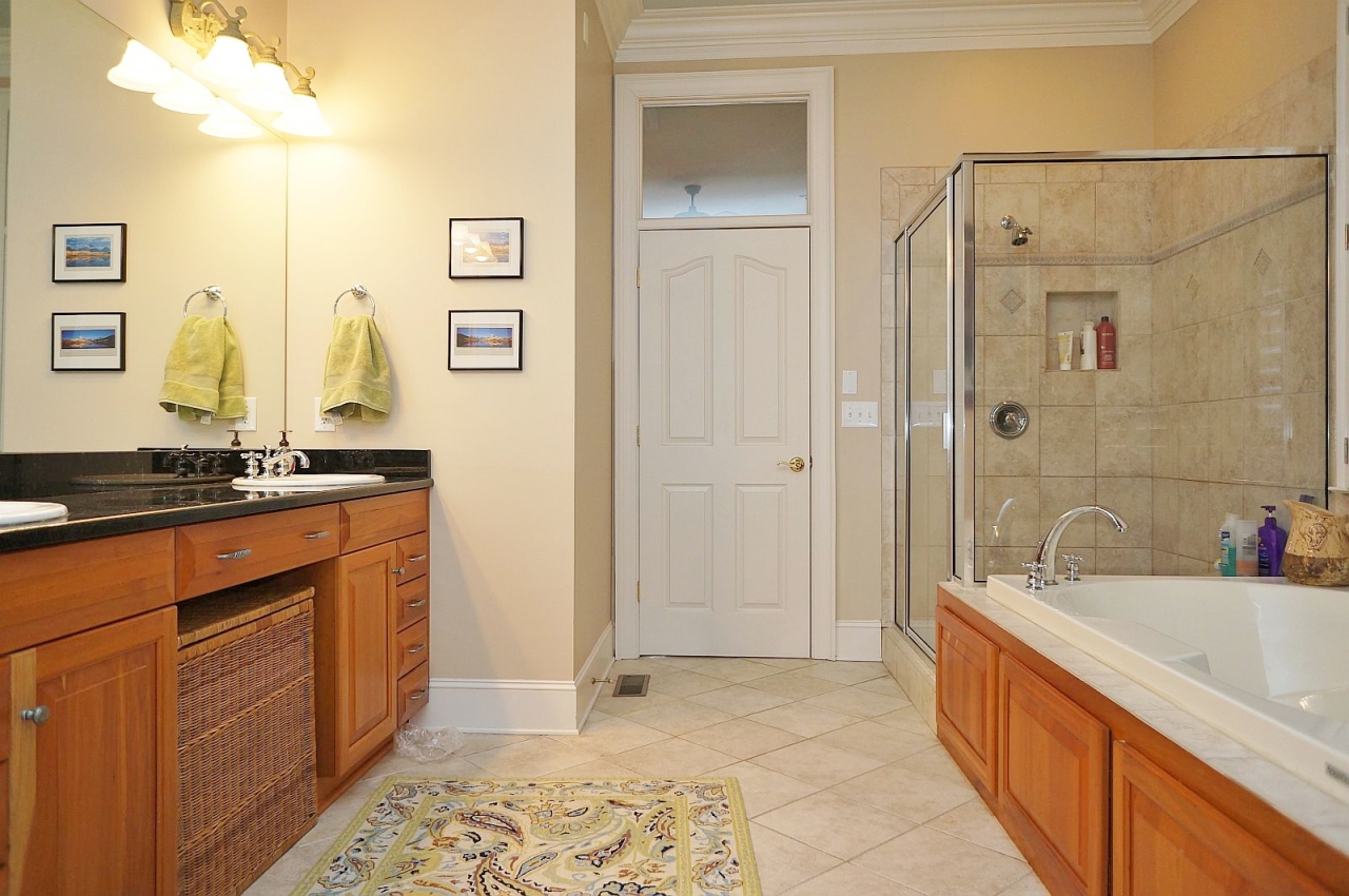 3125 Hidden Oak Road Southwest Roanoke, VA 24018 - Photo 30 of 69 Master Bath 5