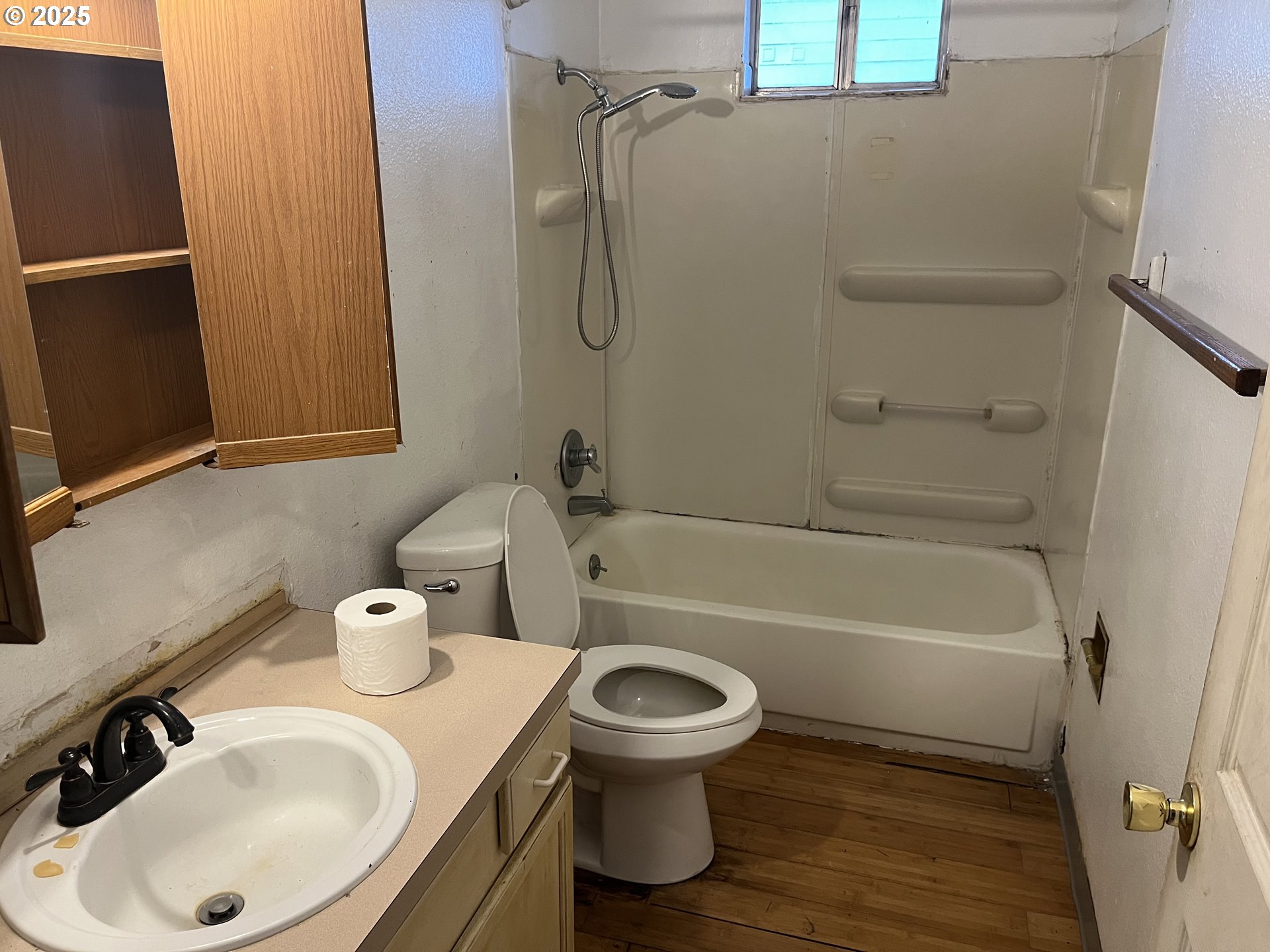 1821 26th Avenue Forest Grove, OR 97116 - Photo 5 of 6 Bathroom