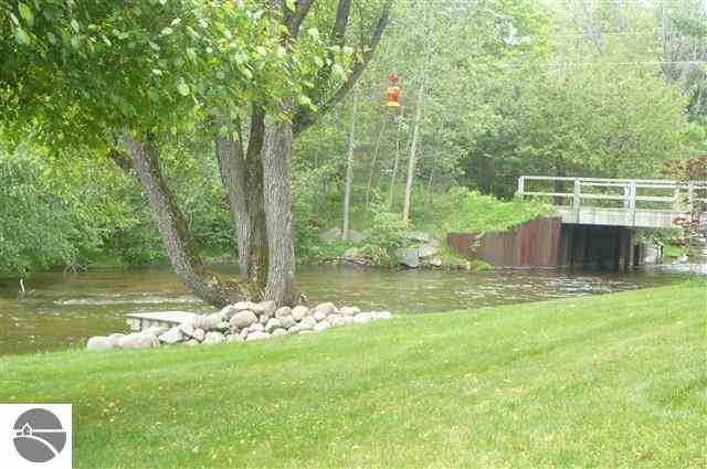 1377 River Road Beulah, MI 49617 - Photo 8 of 47 1747675-7.JPG