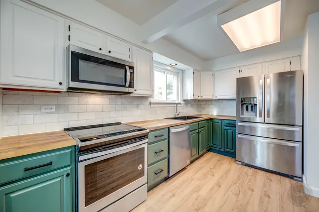 $274,900 | 187 Roberts Road, Unit 187, Bolingbrook, IL 60440