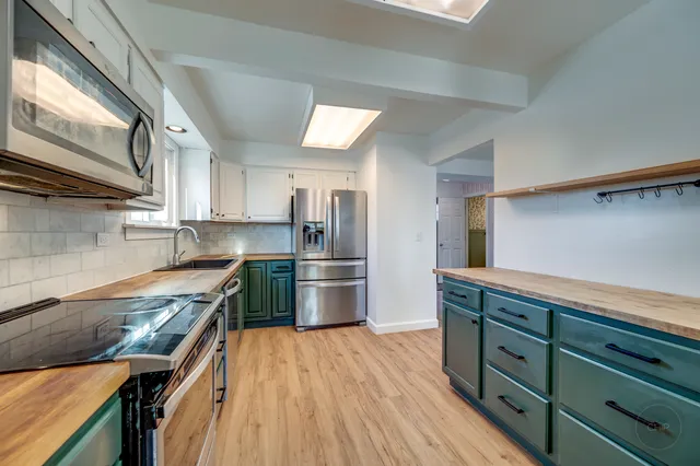 $274,900 | 187 Roberts Road, Unit 187, Bolingbrook, IL 60440