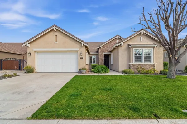 $672,500 | 2558 Edgebrook Lane, Manteca, CA 95336