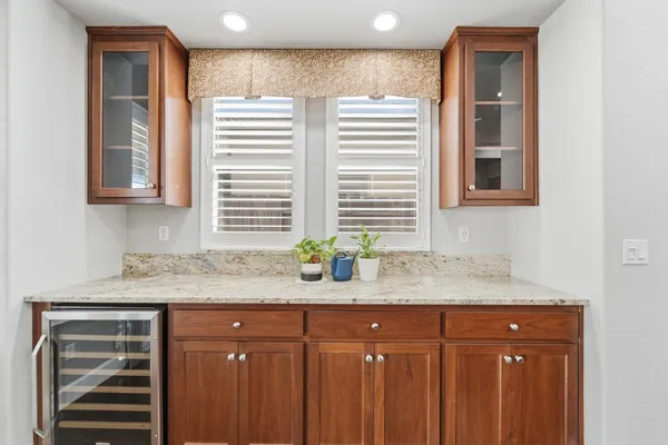 $672,500 | 2558 Edgebrook Lane, Manteca, CA 95336