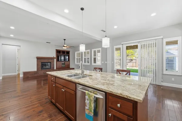 $672,500 | 2558 Edgebrook Lane, Manteca, CA 95336