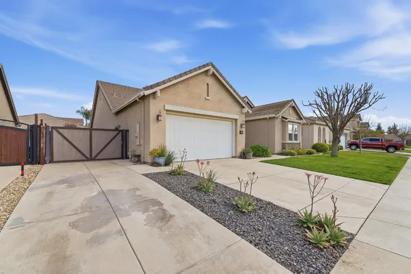 $672,500 | 2558 Edgebrook Lane, Manteca, CA 95336