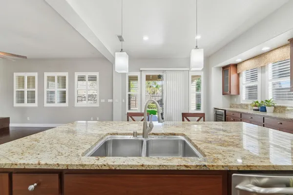 $672,500 | 2558 Edgebrook Lane, Manteca, CA 95336