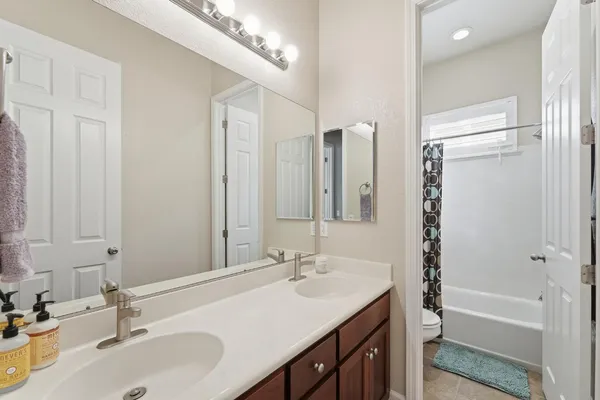 $672,500 | 2558 Edgebrook Lane, Manteca, CA 95336