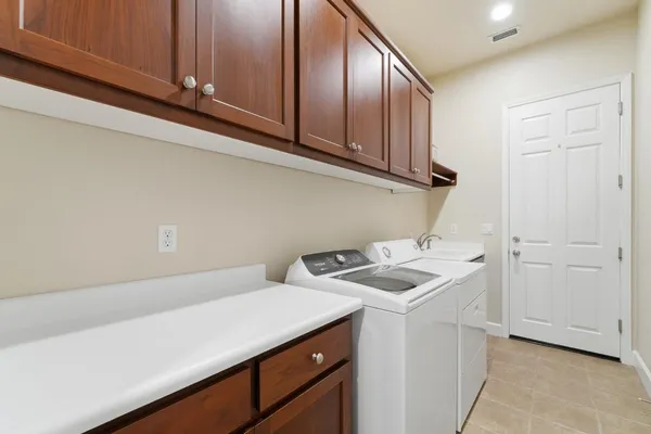 $672,500 | 2558 Edgebrook Lane, Manteca, CA 95336