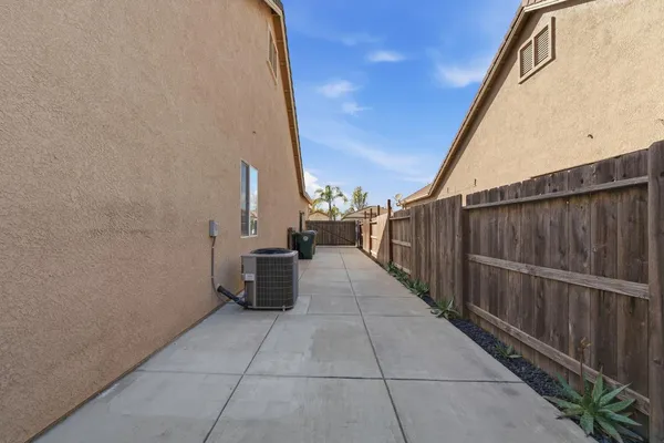 $672,500 | 2558 Edgebrook Lane, Manteca, CA 95336