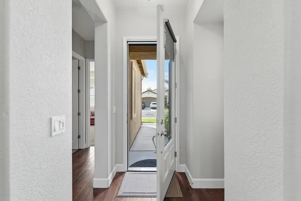 $672,500 | 2558 Edgebrook Lane, Manteca, CA 95336