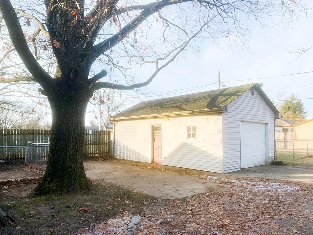 2406 Maple Street Columbus, IN 47201 - Photo 13 of 13 Gallery Image 13
