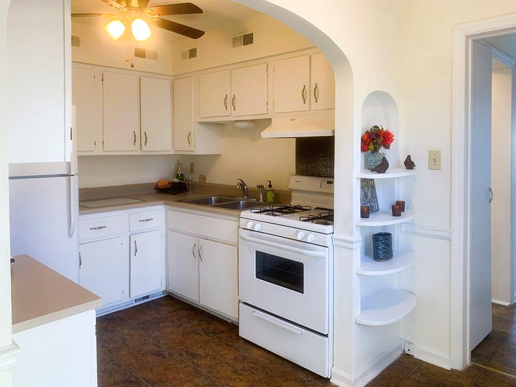 2406 Maple Street Columbus, IN 47201 - Photo 5 of 13 Gallery Image 5