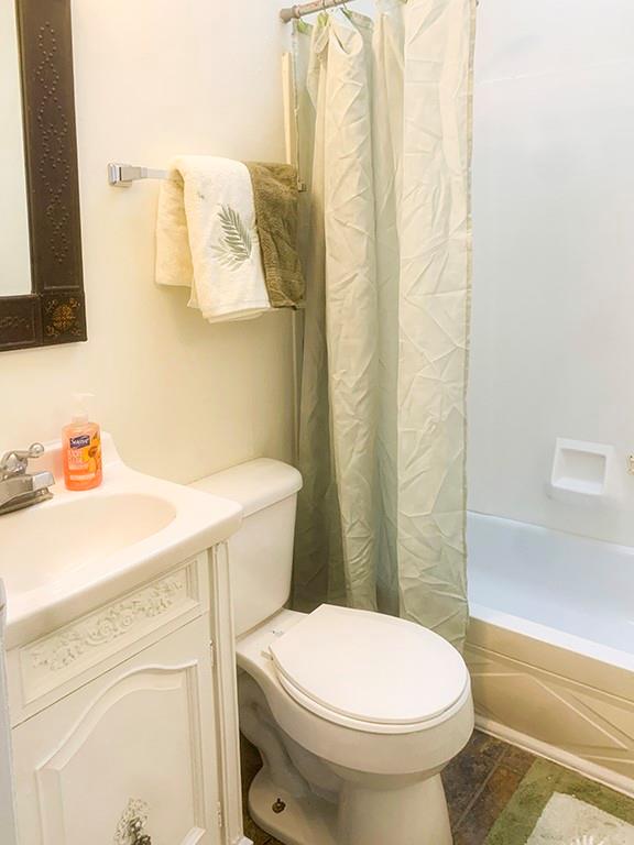 2406 Maple Street Columbus, IN 47201 - Photo 8 of 13 Gallery Image 8