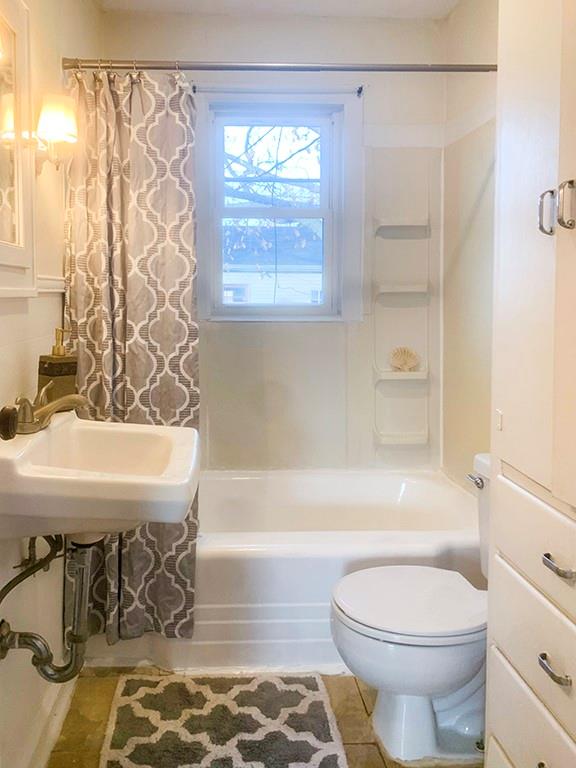2406 Maple Street Columbus, IN 47201 - Photo 10 of 13 Gallery Image 10